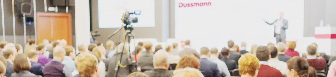 News and Stories from Dussmann Press conference with audience